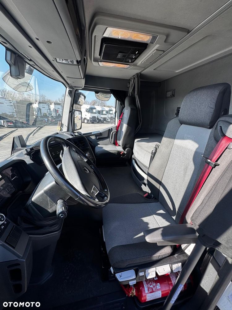 Renault T480 ADR - 10