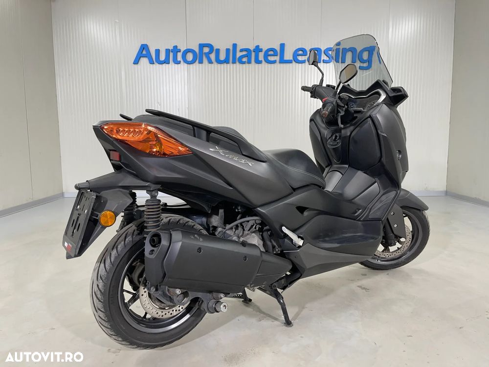 Yamaha XMAX 300 - 4