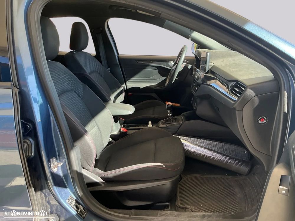 Ford Focus 1.0 EcoBoost ST-Line - 6