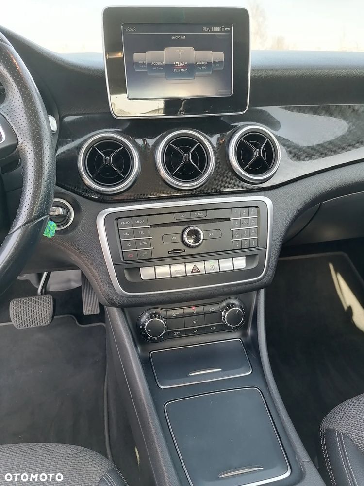 Mercedes-Benz CLA 180 (CDI) d 7G-DCT - 19