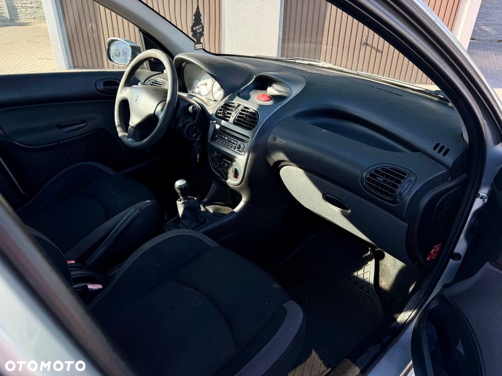 Peugeot 206 - 10