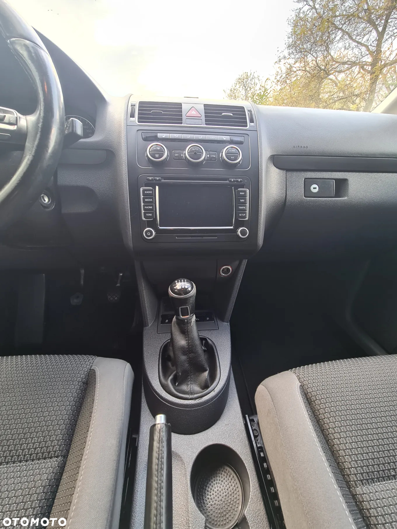 Volkswagen Touran - 17
