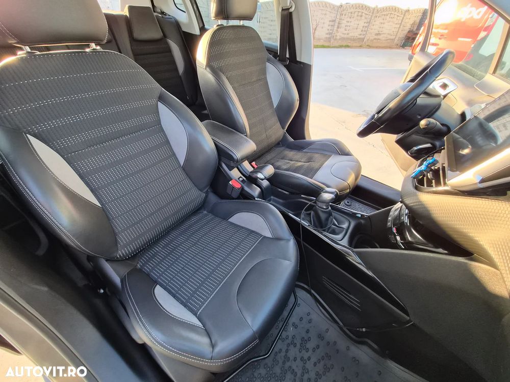 Peugeot 2008 PureTech 110 Stop&Start Allure - 12