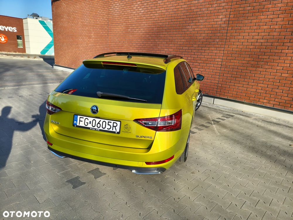 Skoda Superb 2.0 TDI Sportline - 10