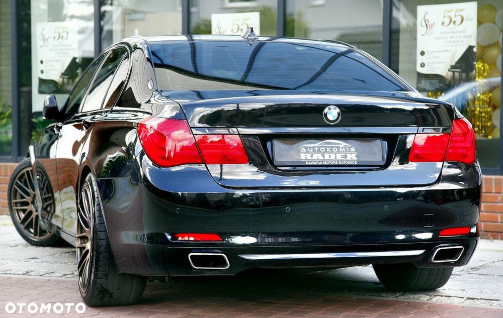 BMW Seria 7 740d - 24