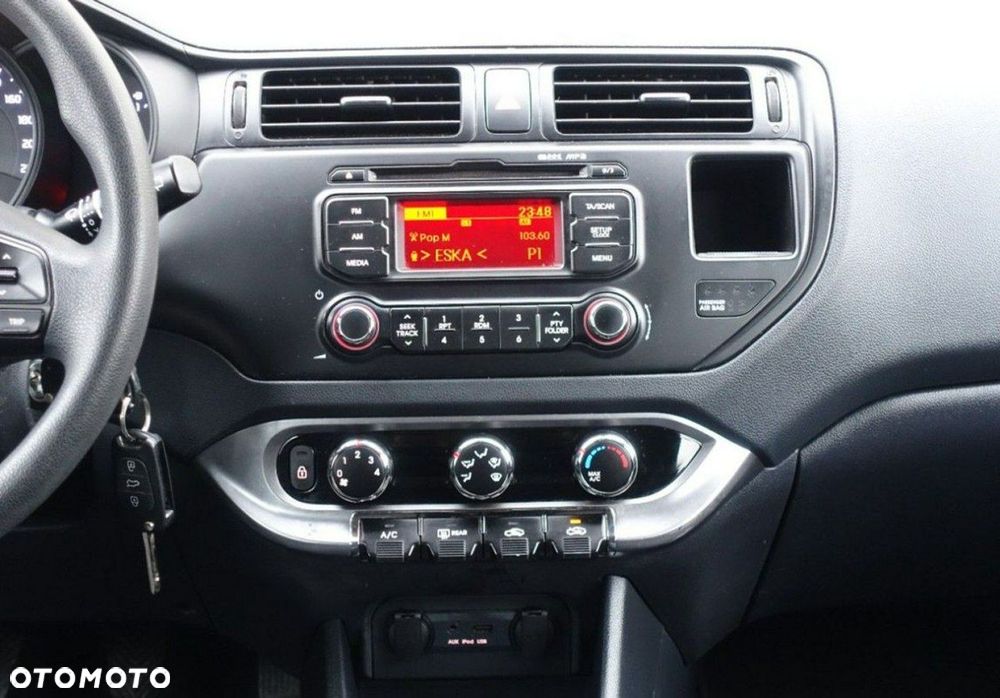Kia Rio - 21
