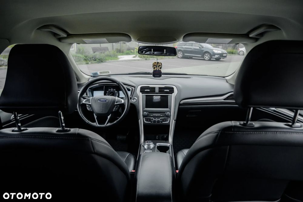 Ford Fusion - 17