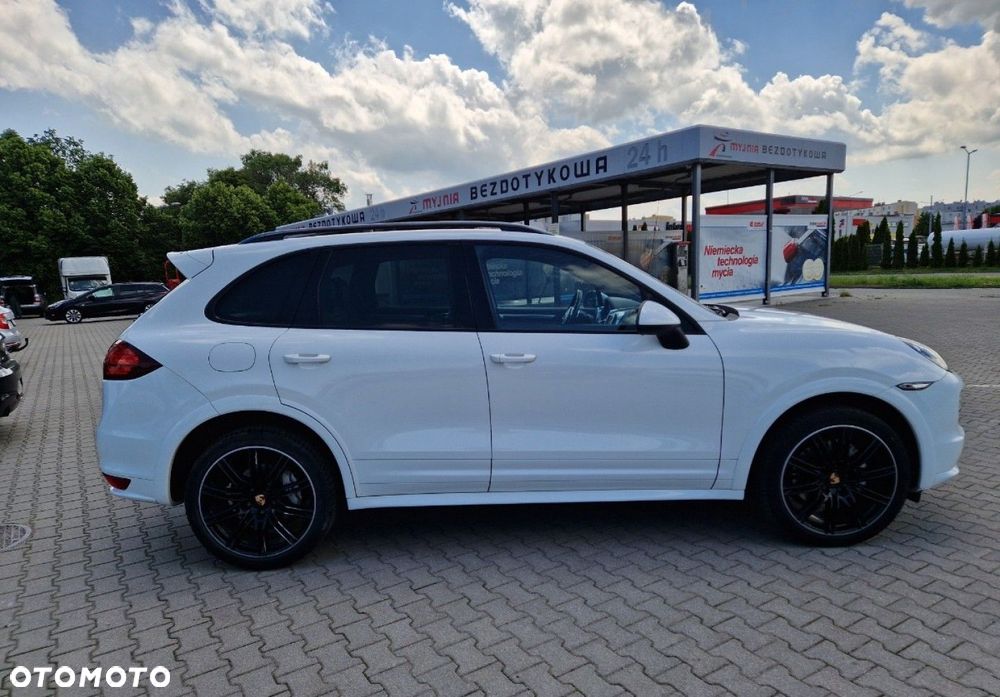 Porsche Cayenne - 9
