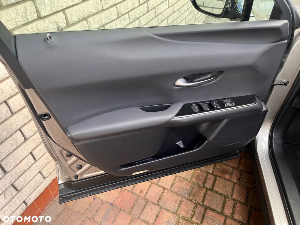 Lexus UX - 2