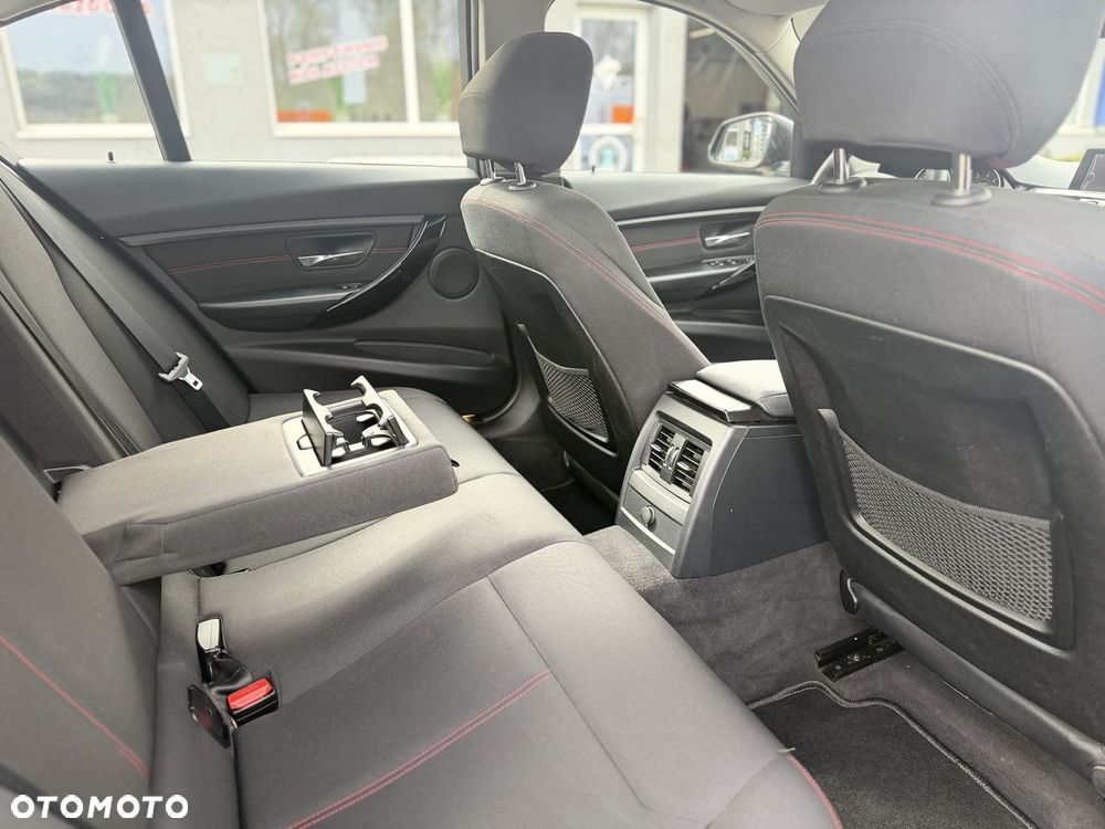 BMW Seria 3 - 21