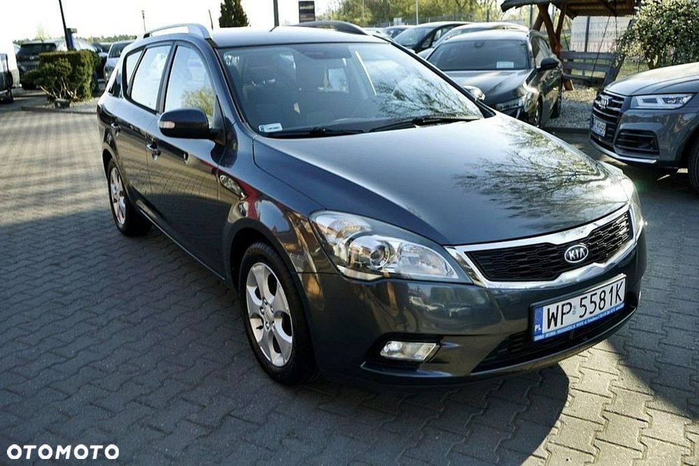 Kia Ceed 1.6 CRDi 90 ISG Spirit - 12