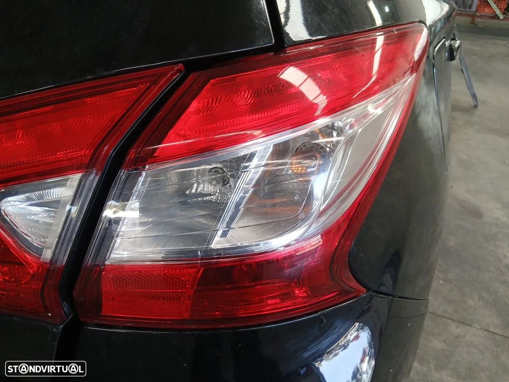 Farolim direito NISSAN Pulsar Hatchback (C13) - 1