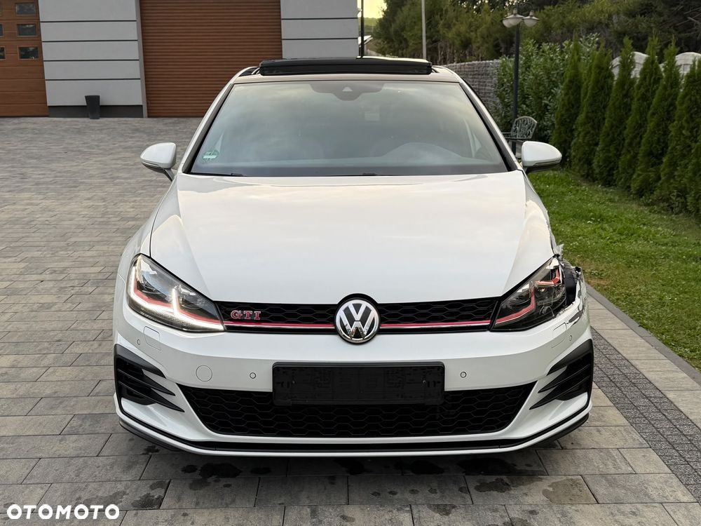 Volkswagen Golf GTI (BlueMotion Technology) DSG Performance - 13