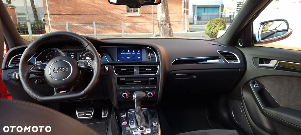 Audi A4 Avant 2.0 TDI DPF clean diesel quattro S tronic S line Sportpaket - 32