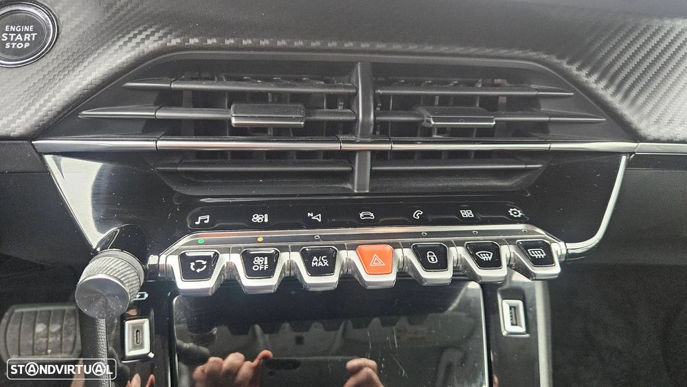 Peugeot 2008 1.5 BlueHDi Allure Pack EAT8 - 17