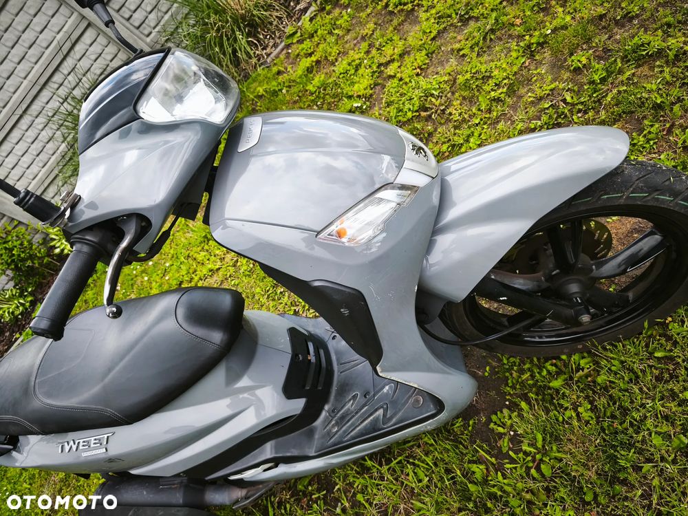 Peugeot Tweet - 3