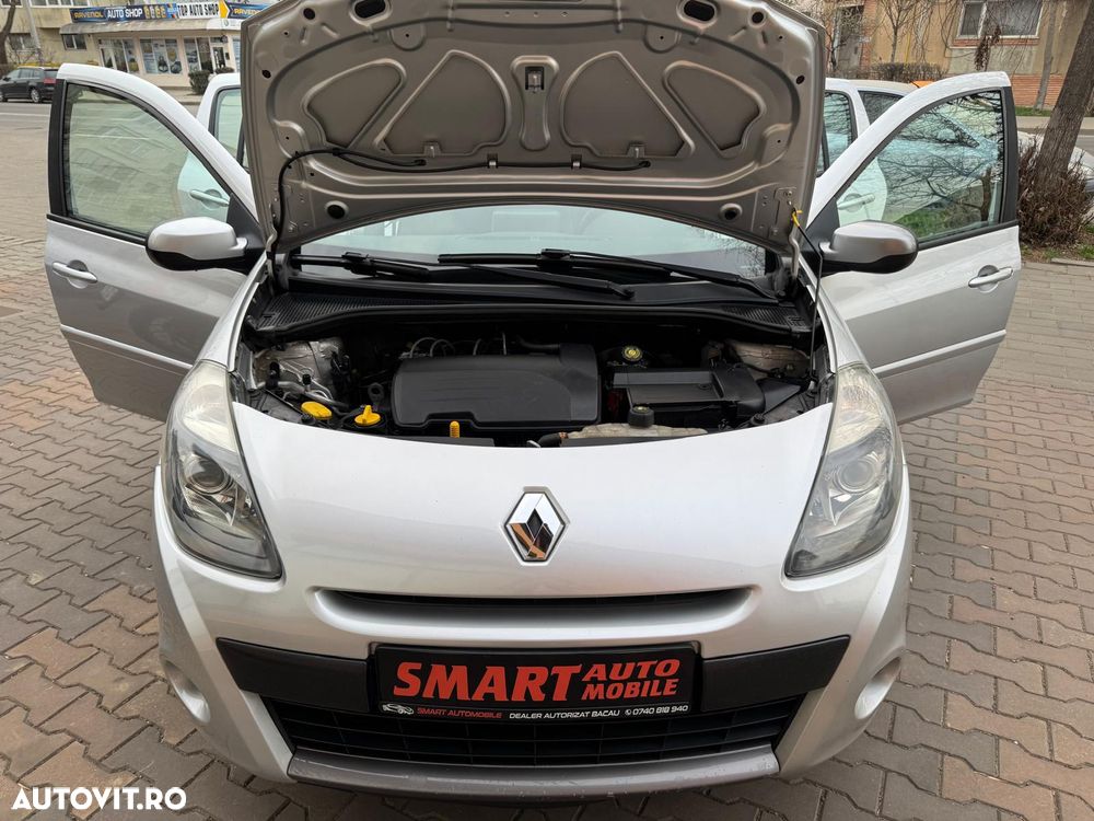 Renault Clio III 1.2 Authentique - 11