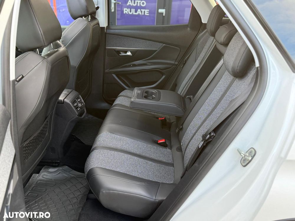 Peugeot 3008 PureTech 130 Stop & Start GPF Allure Pack - 29