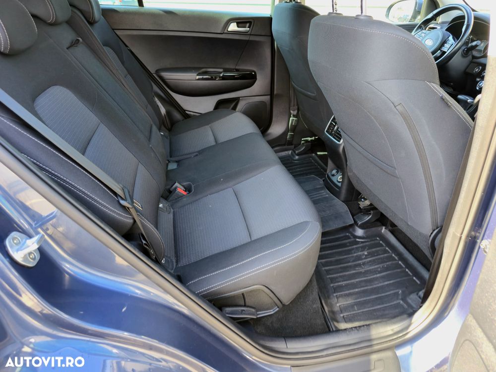 Kia Sportage 1.6 DSL MHEV 7DCT HP 4x2 Business Line - 9