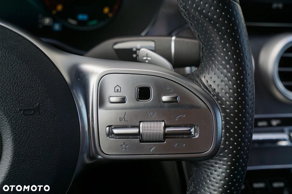 Mercedes-Benz Klasa C 200 4MATIC 9G-TRONIC - 24