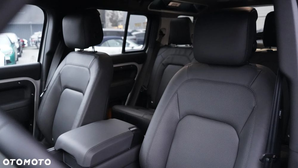 Land Rover Defender 3.0 D350 mHEV X-Dynamic HSE - 24
