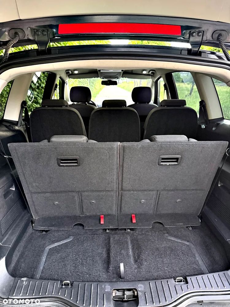 Ford S-Max - 14