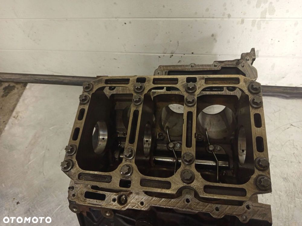 Blok silnika Dół Audi Q7 4L VW Tuareg 3.0 TDI V6 BUG 059103021B - 12