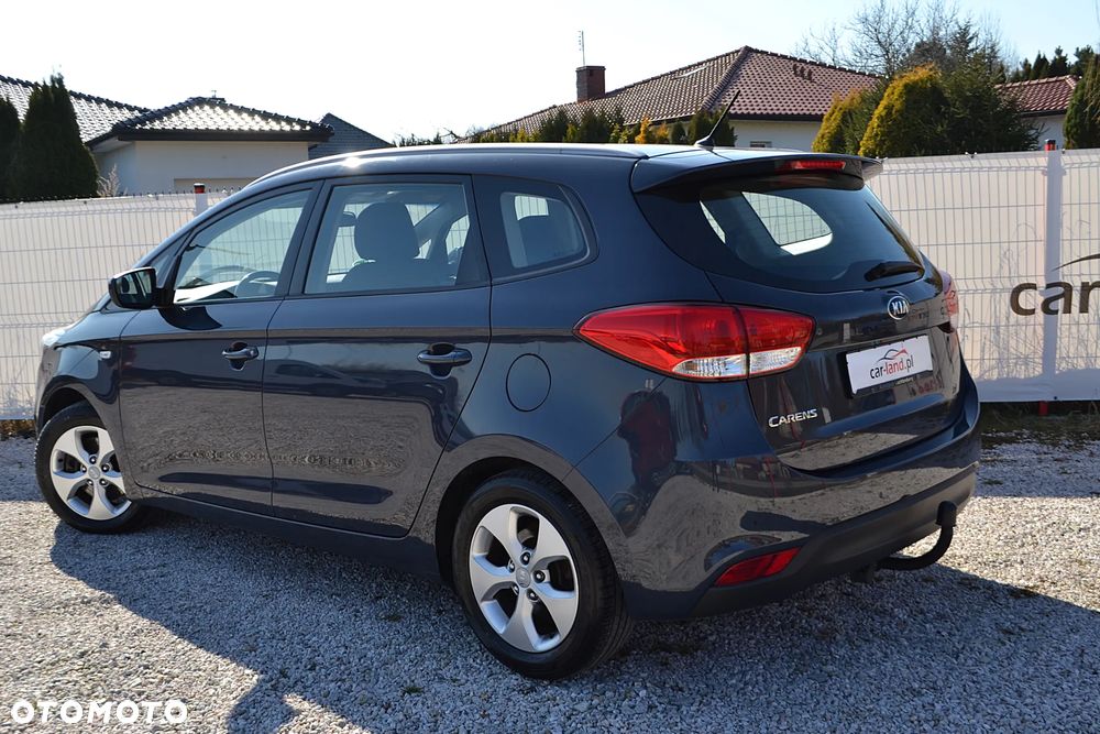 Kia Carens 1.6 GDI Dream Team Edition - 10