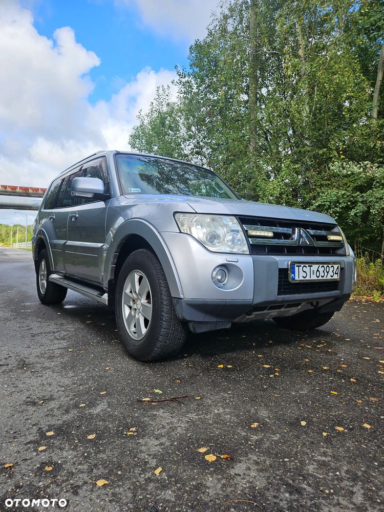 Mitsubishi Pajero - 2