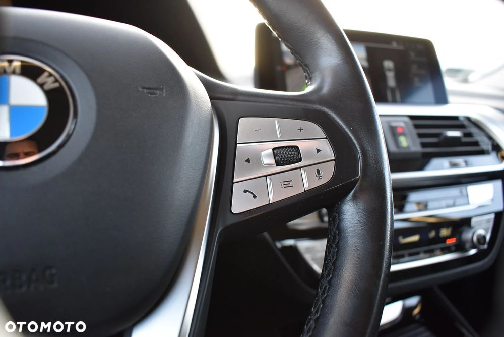 BMW X3 xDrive20i GPF Advantage - 35