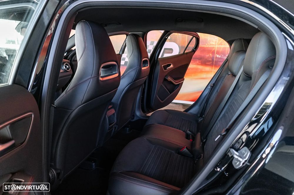 Mercedes-Benz GLA 180 d AMG Line - 18