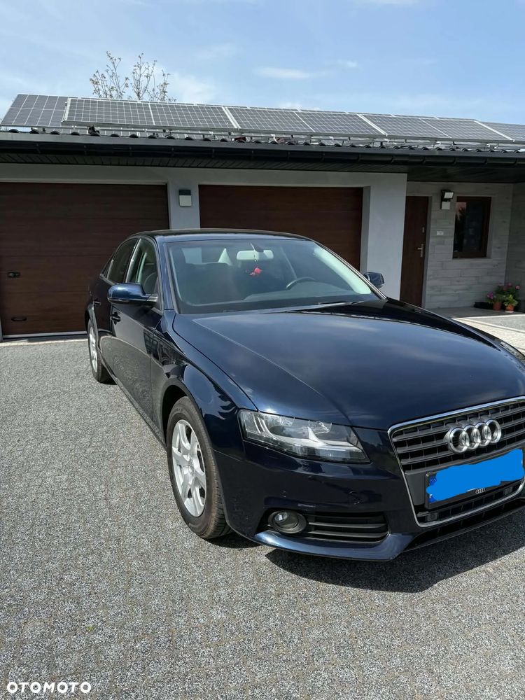 Audi A4 Limousine - 1