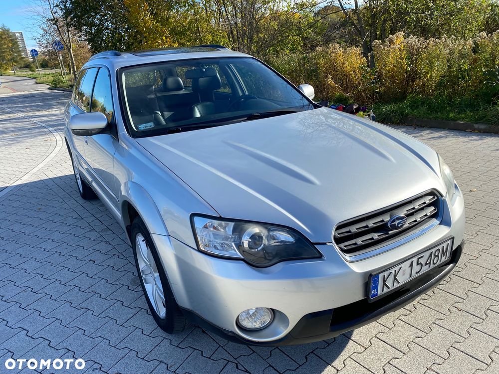 Subaru Legacy Kombi 3.0 H6 NAV - 23
