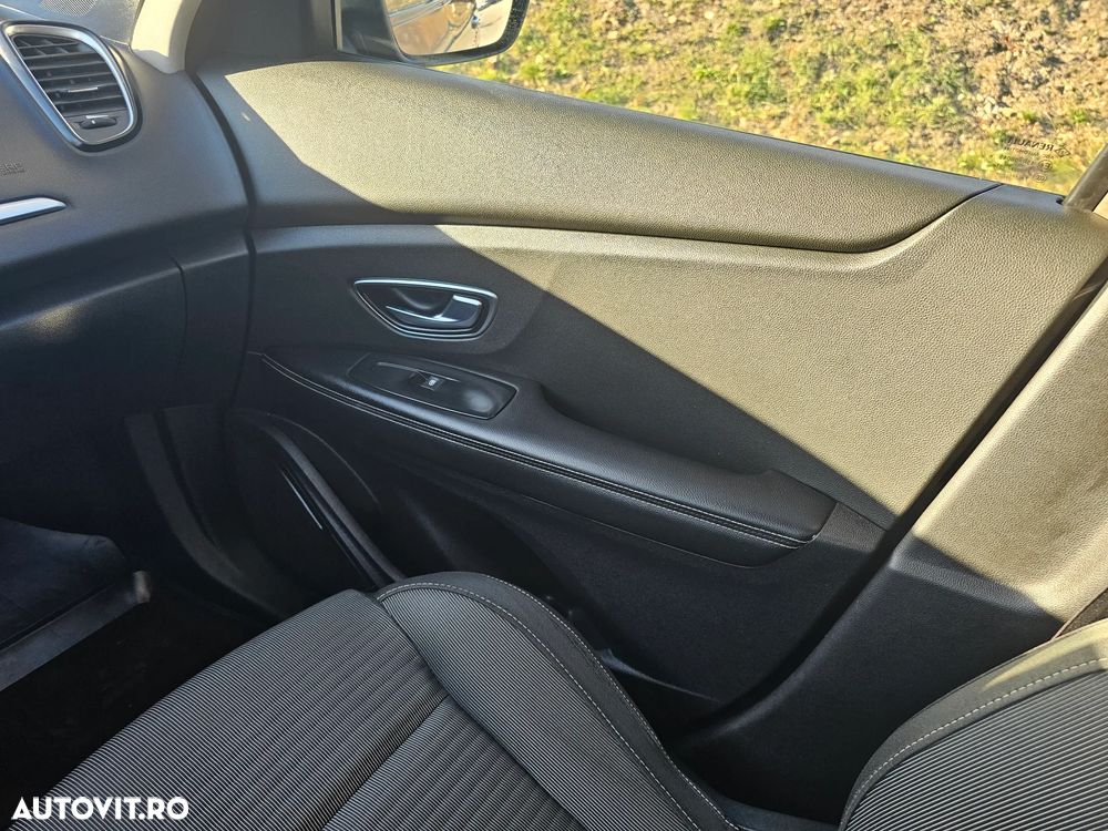 Renault Grand Scenic ENERGY dCi 110 EDC INTENS - 22