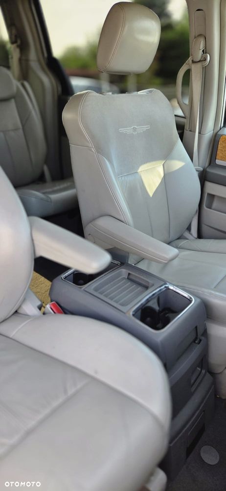 Chrysler Town & Country 4.0 Limited - 13