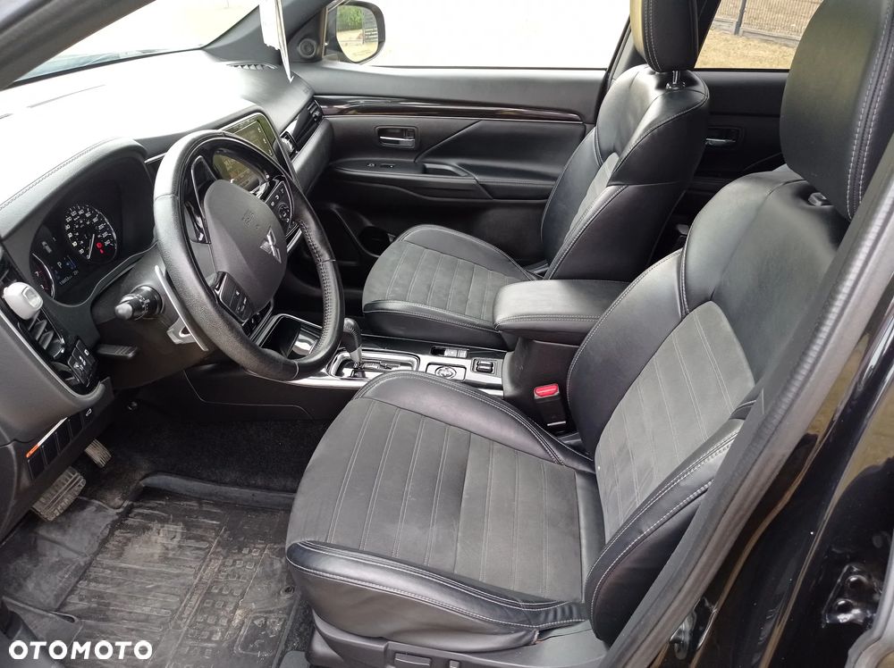 Mitsubishi Outlander - 21
