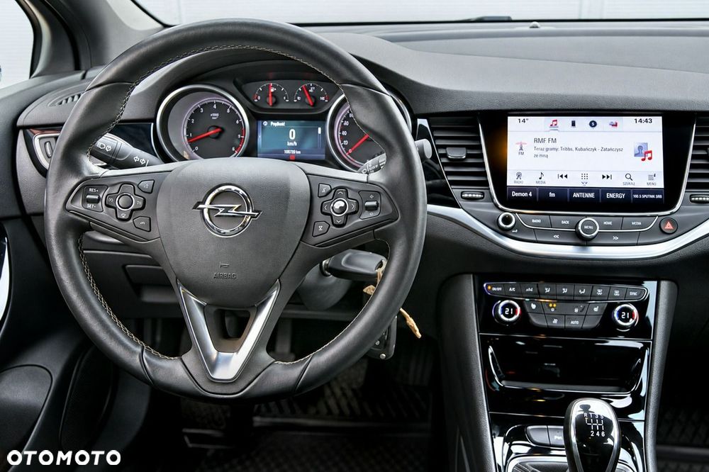 Opel Astra 1.4 T Elite - 17