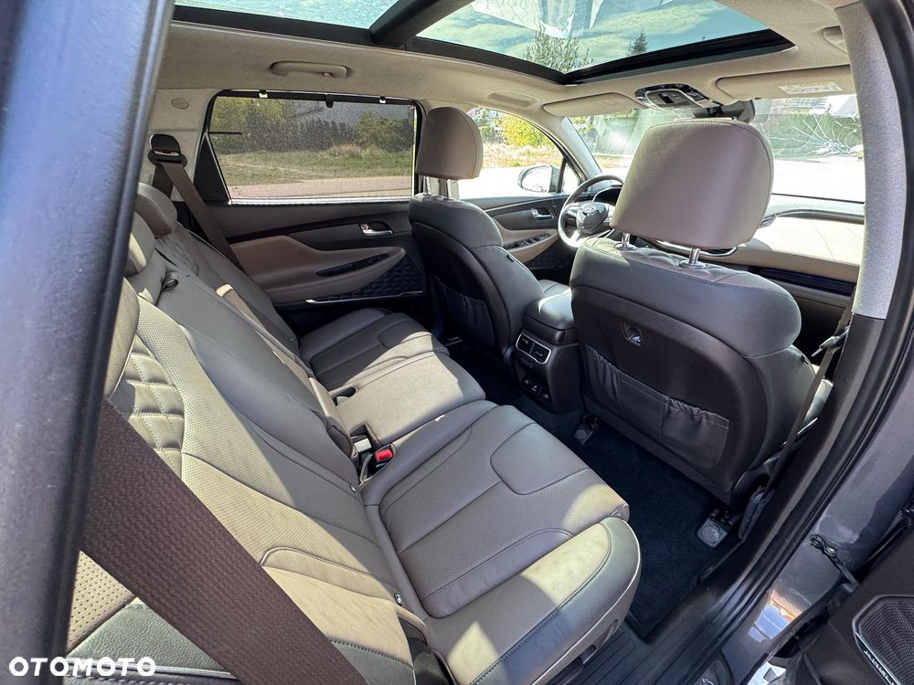 Hyundai Santa Fe 1.6 HEV 4WD SEVEN Signature - 23