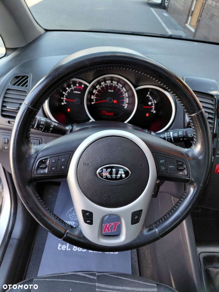 Kia Venga - 13