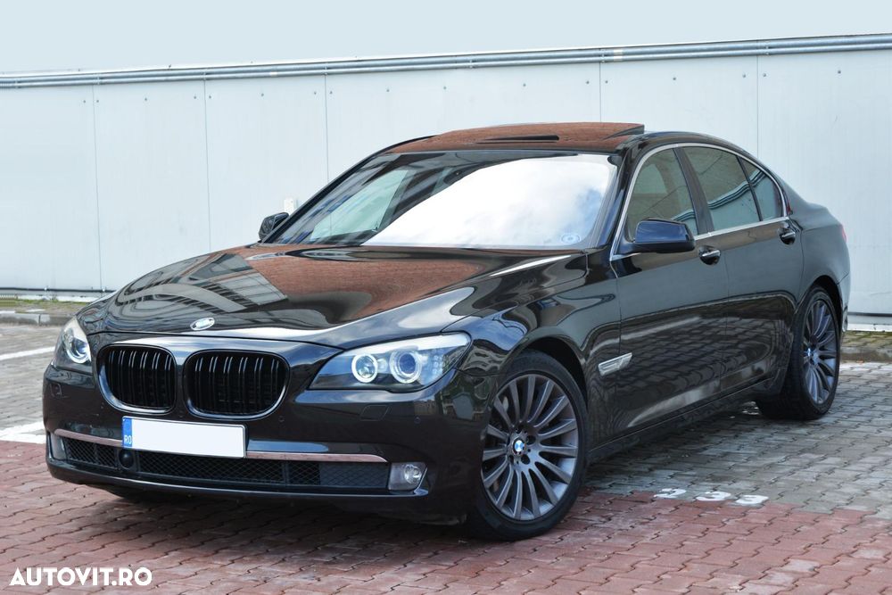 BMW Seria 7 750i - 1