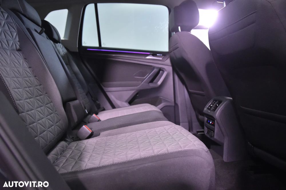 Volkswagen Tiguan - 12