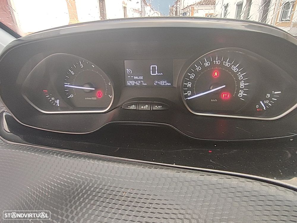 Peugeot 2008 1.2 PureTech Style - 13