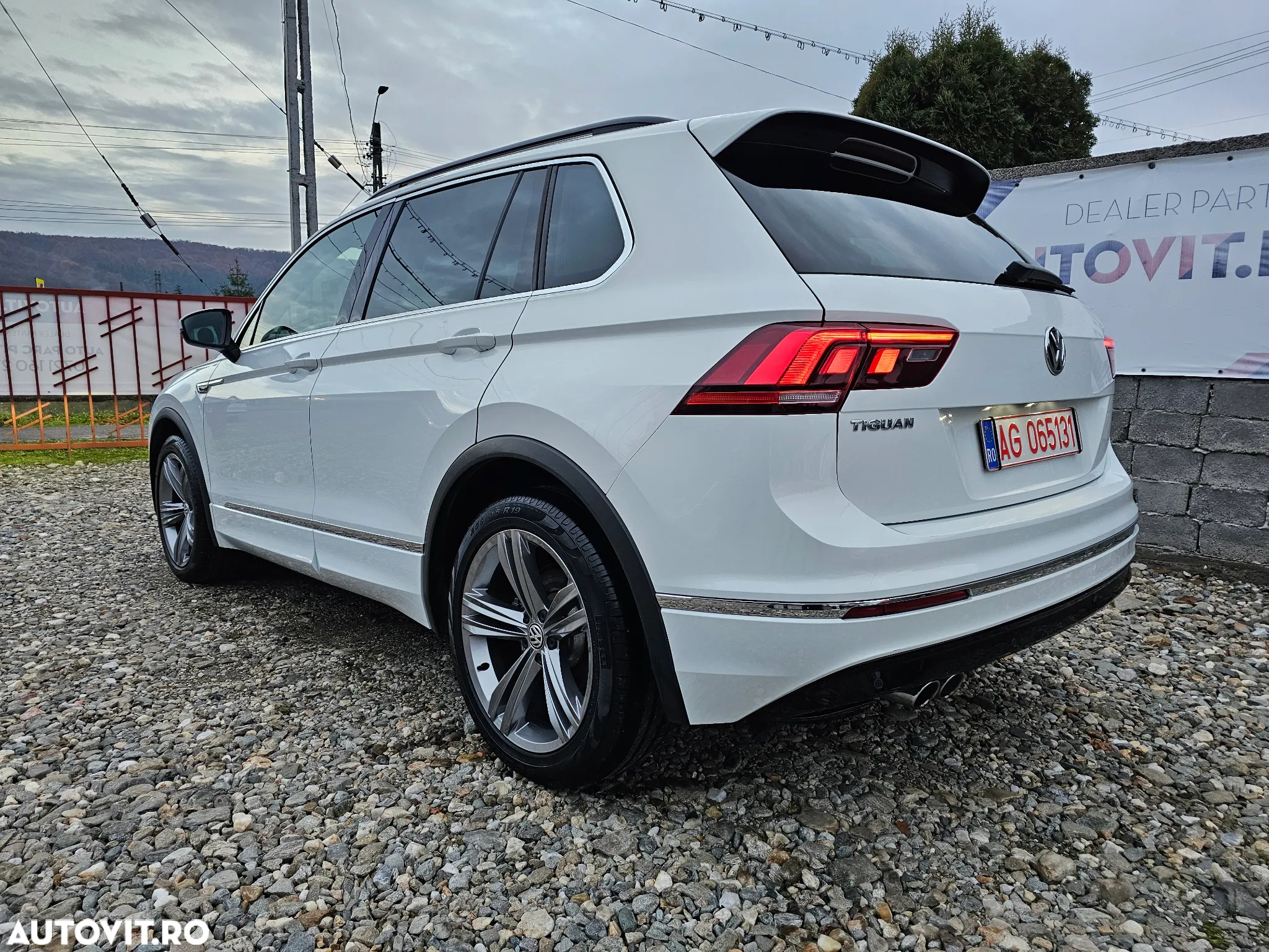 Volkswagen Tiguan 2.0 TDI SCR DSG R-Line - 9