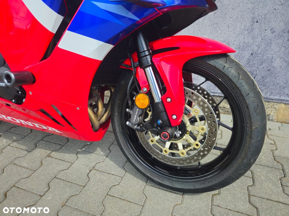 Honda CBR - 12