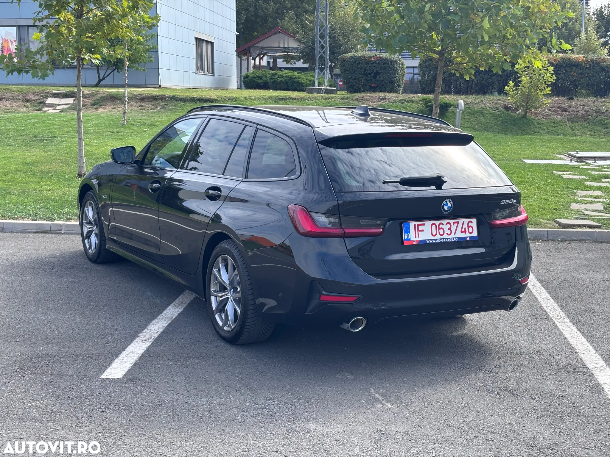BMW Seria 3 320e Touring Aut. Sport Line - 4