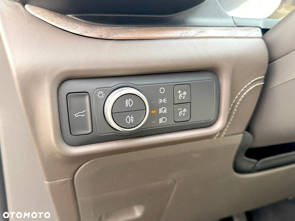 Ford Explorer EcoBoost Plug-in Hybrid ST-LINE - 36