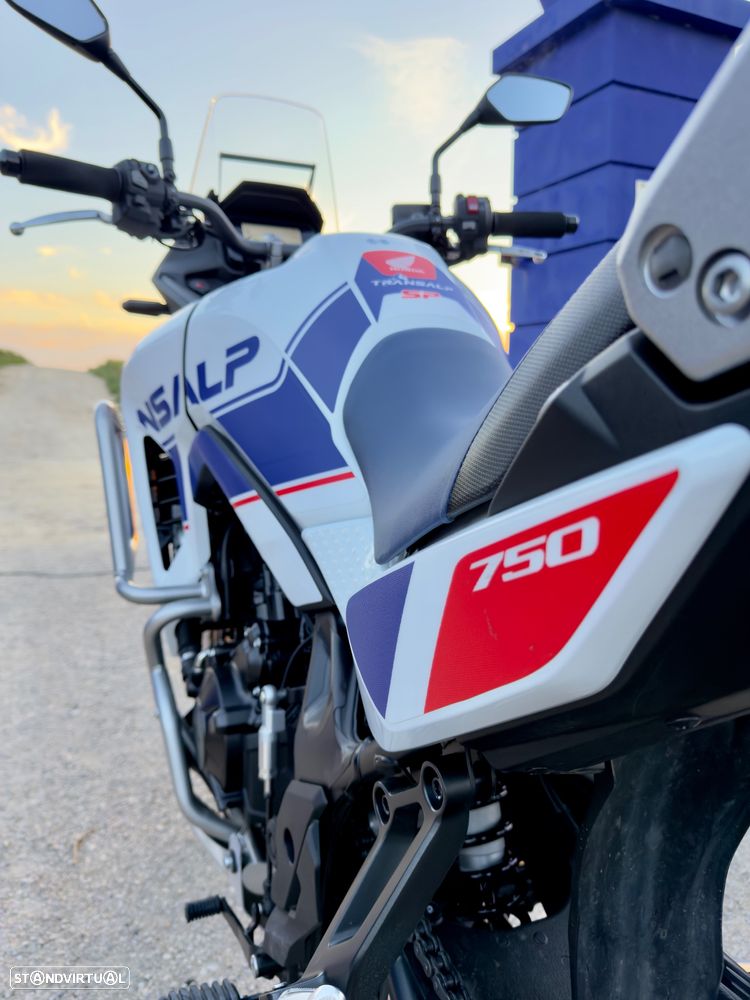 Honda Transalp 750 SP - 9
