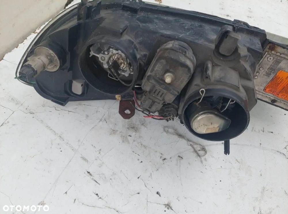 PRAWA LAMPA XENON PRAWY REFLEKTOR NISSAN PRIMERA P11 89005900 - 6