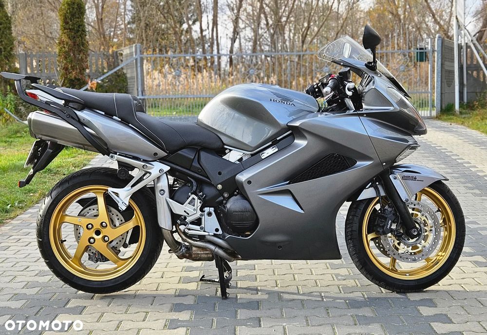 Honda VFR - 6