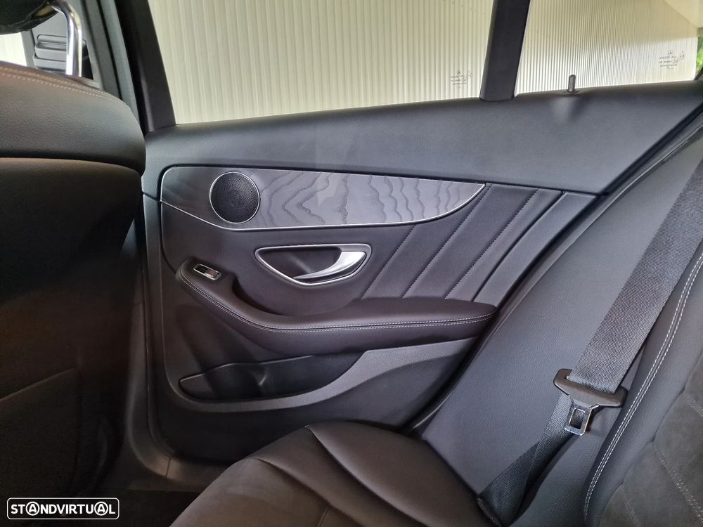 Mercedes-Benz C 300 d AMG Line - 23
